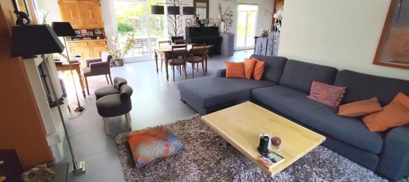 5 bedrooms House in Neuville-en-Ferrain, France No. 338185 5