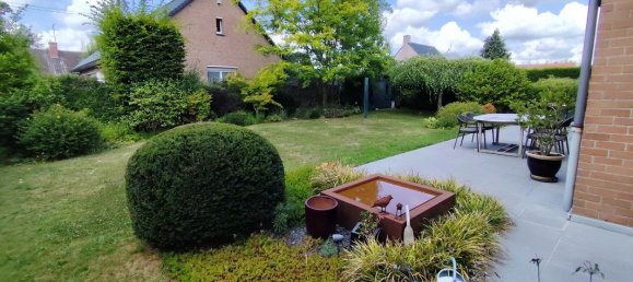 5 bedrooms House in Neuville-en-Ferrain, France No. 338185 14