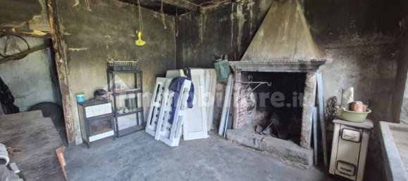 Дом с 4 комнатами в Самолако, Италия № 114598 20