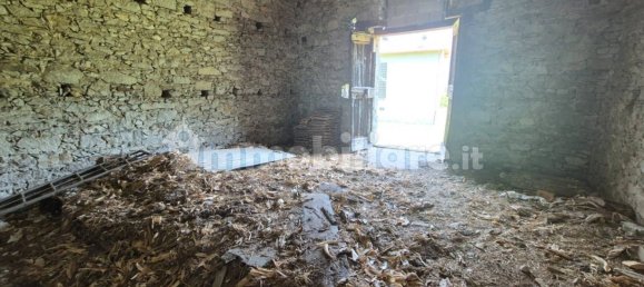 Дом с 4 комнатами в Самолако, Италия № 114598 17