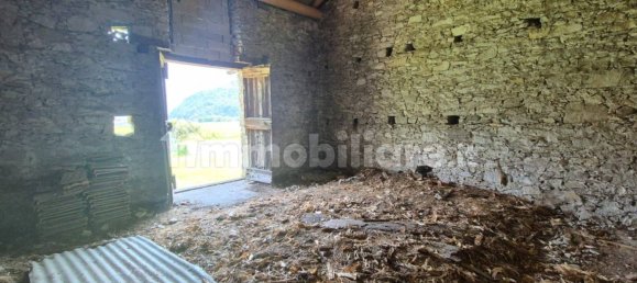 Дом с 4 комнатами в Самолако, Италия № 114598 16