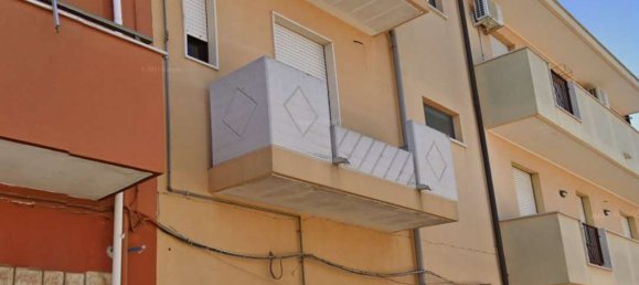 Дом с 6 комнатами в Саммикеле ди Бари, Италия № 162409 3