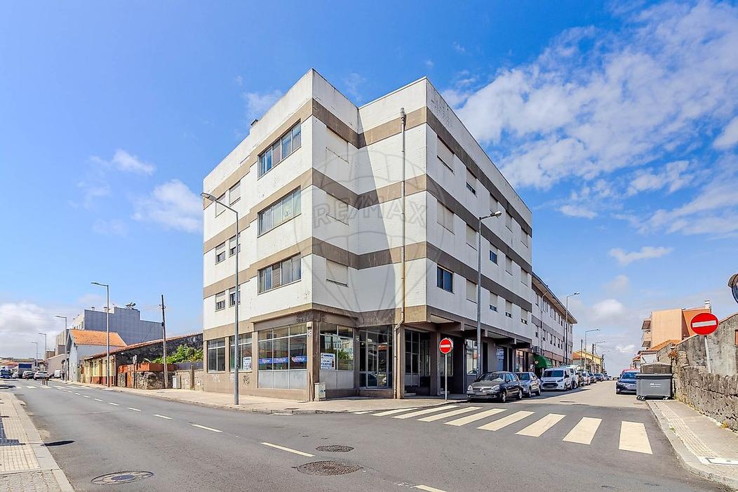 2 bedrooms Apartment in Matosinhos, Portugal No. 345470