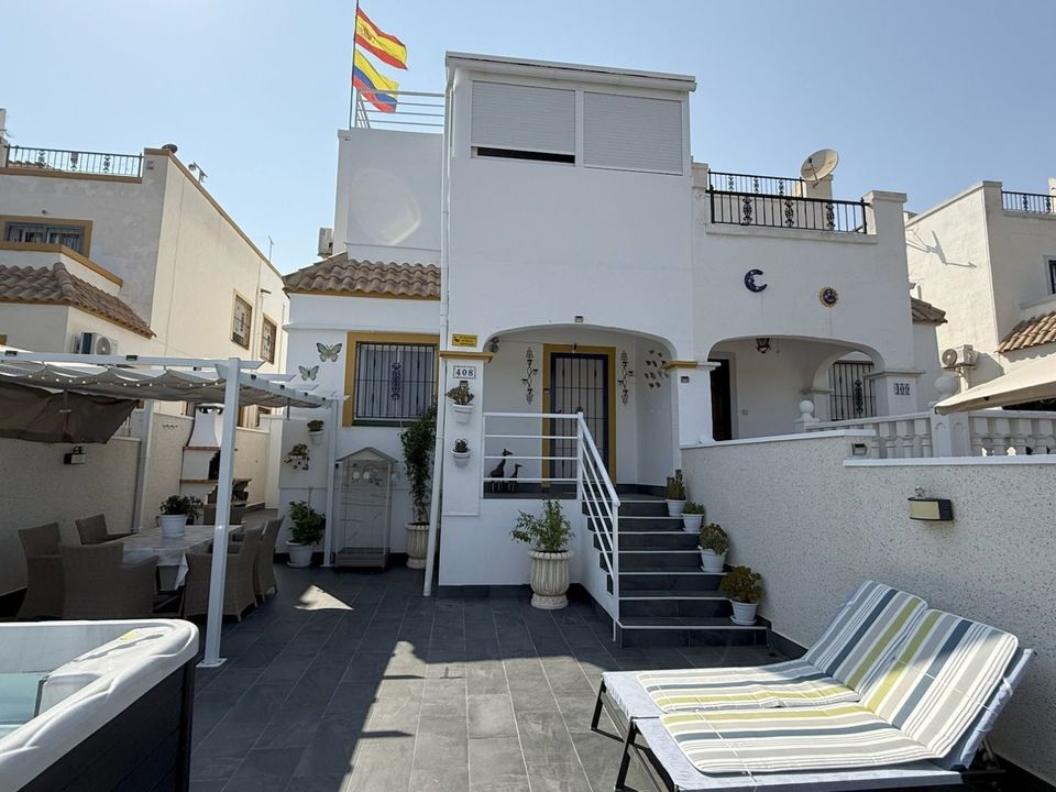 2 bedrooms Villa in Alicante, Spain No. 246439