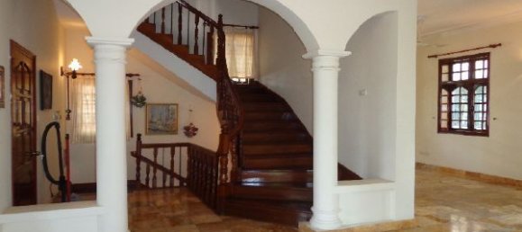 5 bedrooms Villa in Tay Ho, Vietnam No. 2701 4