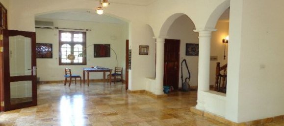 5 bedrooms Villa in Tay Ho, Vietnam No. 2701 3