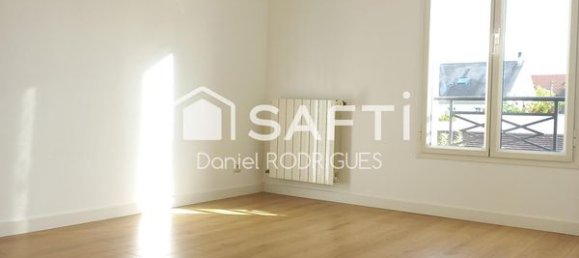 Casa de 4 dormitorios en Pontault-Combault, France No. 328869 5