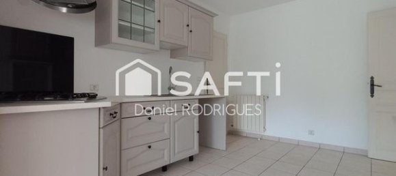 Casa de 4 dormitorios en Pontault-Combault, France No. 328869 2