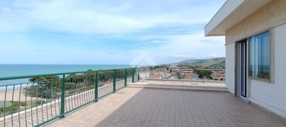 Квартира с 2 комнатами в Пинето, Италия № 154848 17