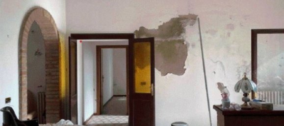 3 bedrooms Apartment in Ferrara, Italy No. 338839 2