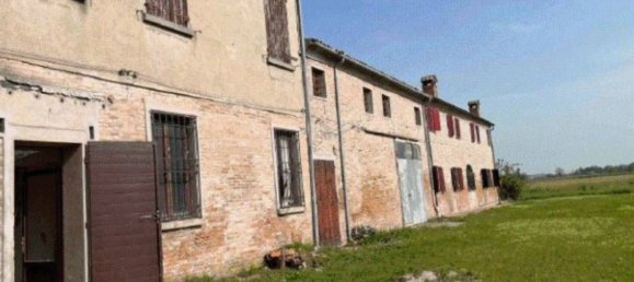 3 bedrooms Apartment in Ferrara, Italy No. 338839 9