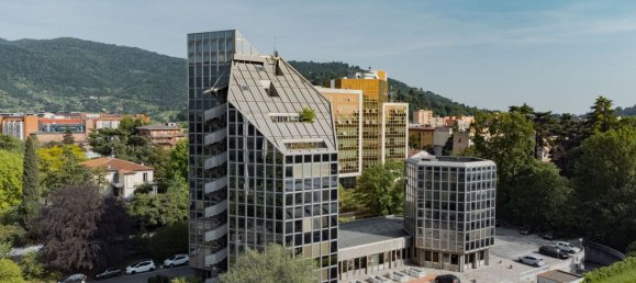 3100m² Building in Brescia, Italy No. 15746 8