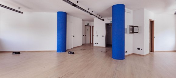 3100m² Building in Brescia, Italy No. 15746 18