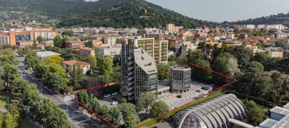 3100m² Building in Brescia, Italy No. 15746 9