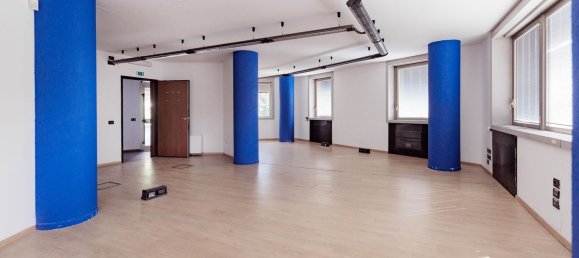 3100m² Building in Brescia, Italy No. 15746 17