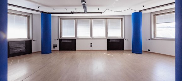 3100m² Building in Brescia, Italy No. 15746 15