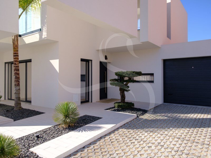 Villa T4 em Almada, Portugal N.º 14801