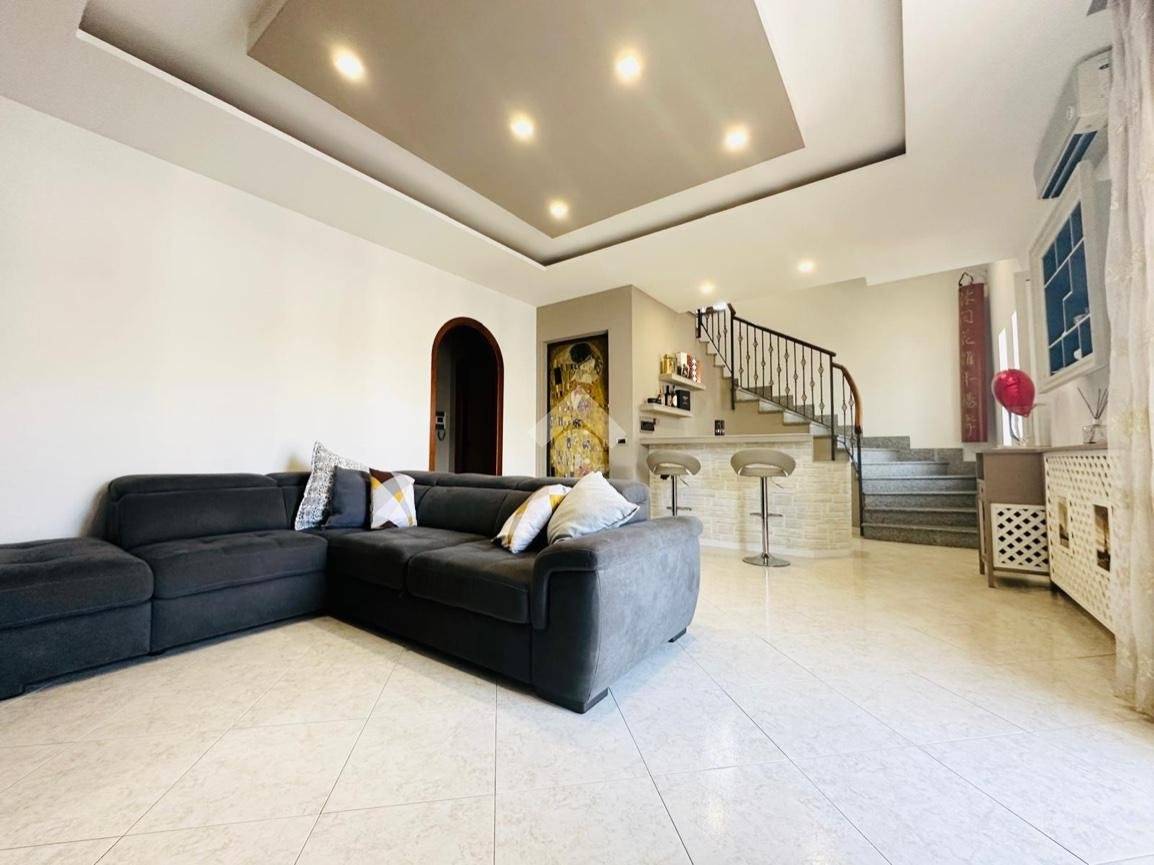 5غرفة بناية في Villaricca, Italy رقم 294439