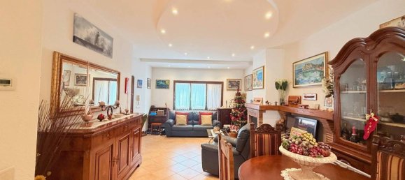 Apartamento de 4 habitaciónes en Monte Argentario, Italy No. 126503 10