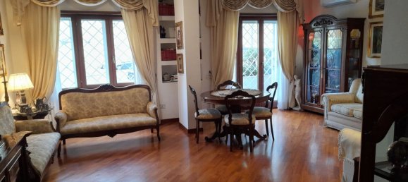 6 rooms Duplex in Naples, Italy No. 98064 8