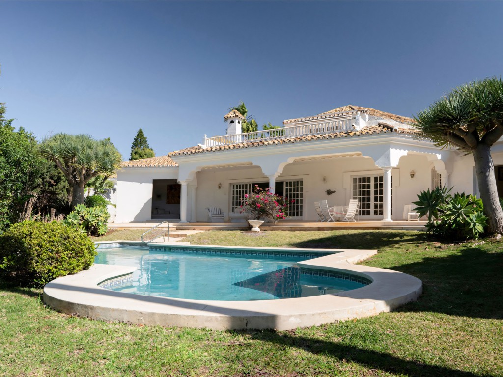 4 Schlafzimmer Villa in Estepona, Spain, Nr. 138233
