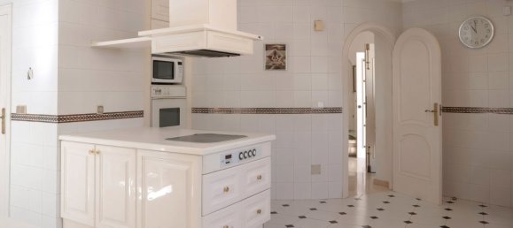 4 Schlafzimmer Villa in Estepona, Spain, Nr. 138233 10