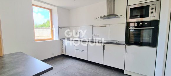 2 bedrooms House in Dreux, France No. 298494 3