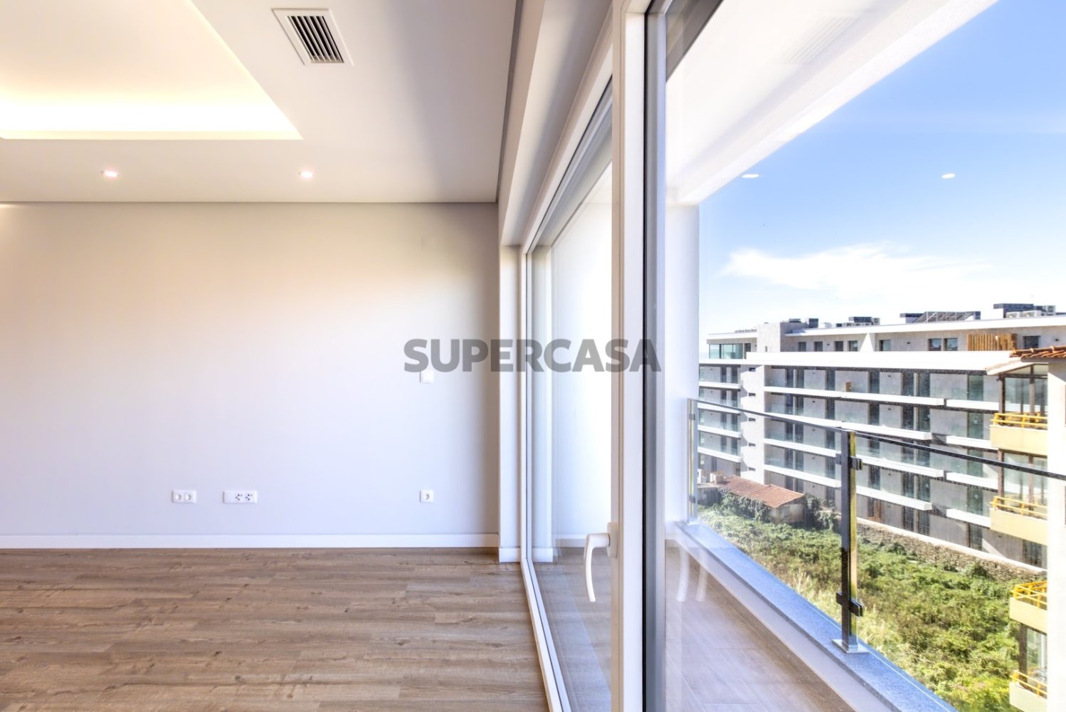 Квартира с 3 спальнями в Кашкайш, Португалия № 159340