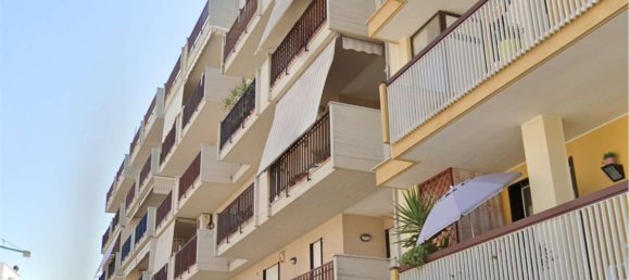 6 rooms Apartment in Andria, Italy No. 233766 3