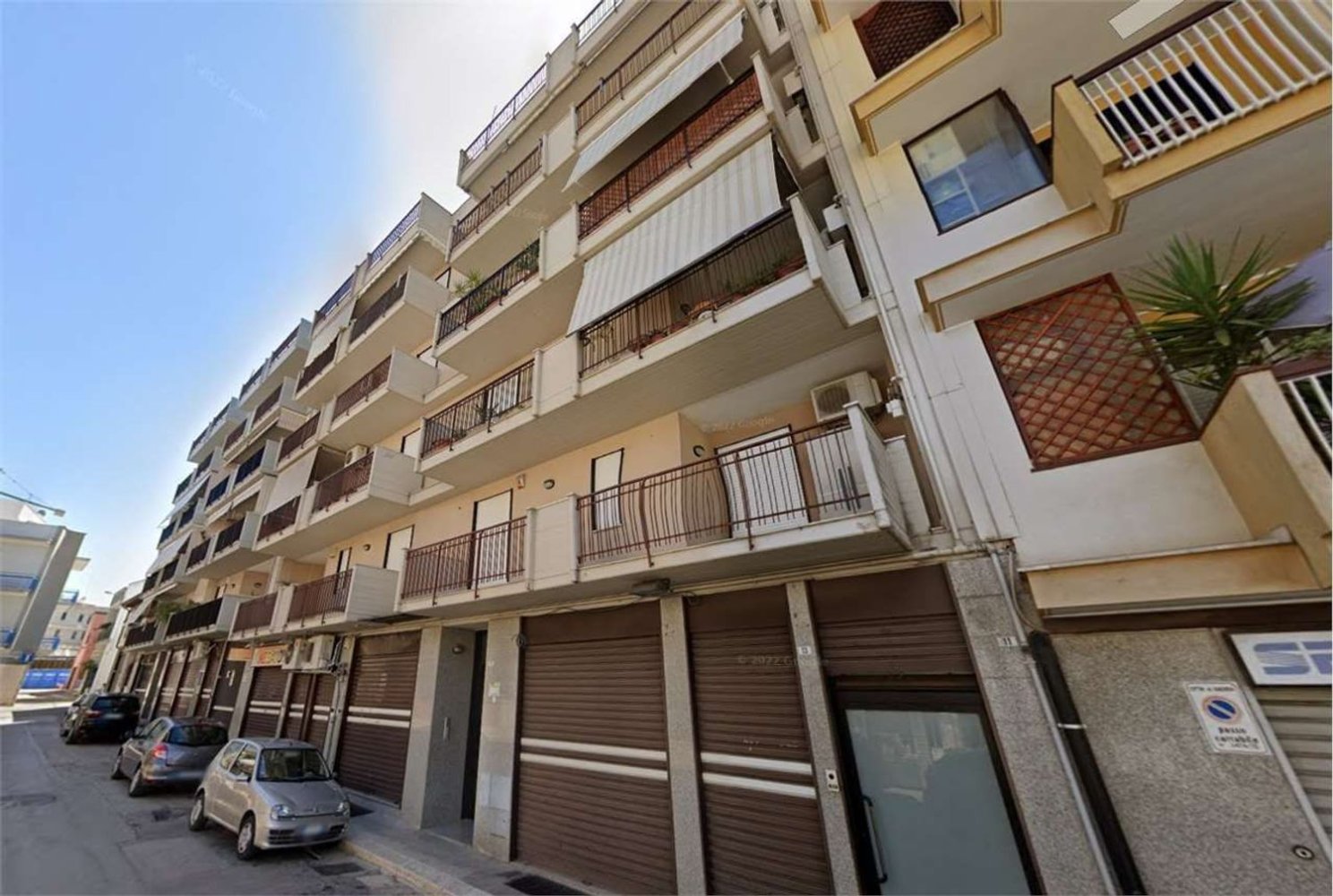 6 rooms Apartment in Andria, Italy No. 233766