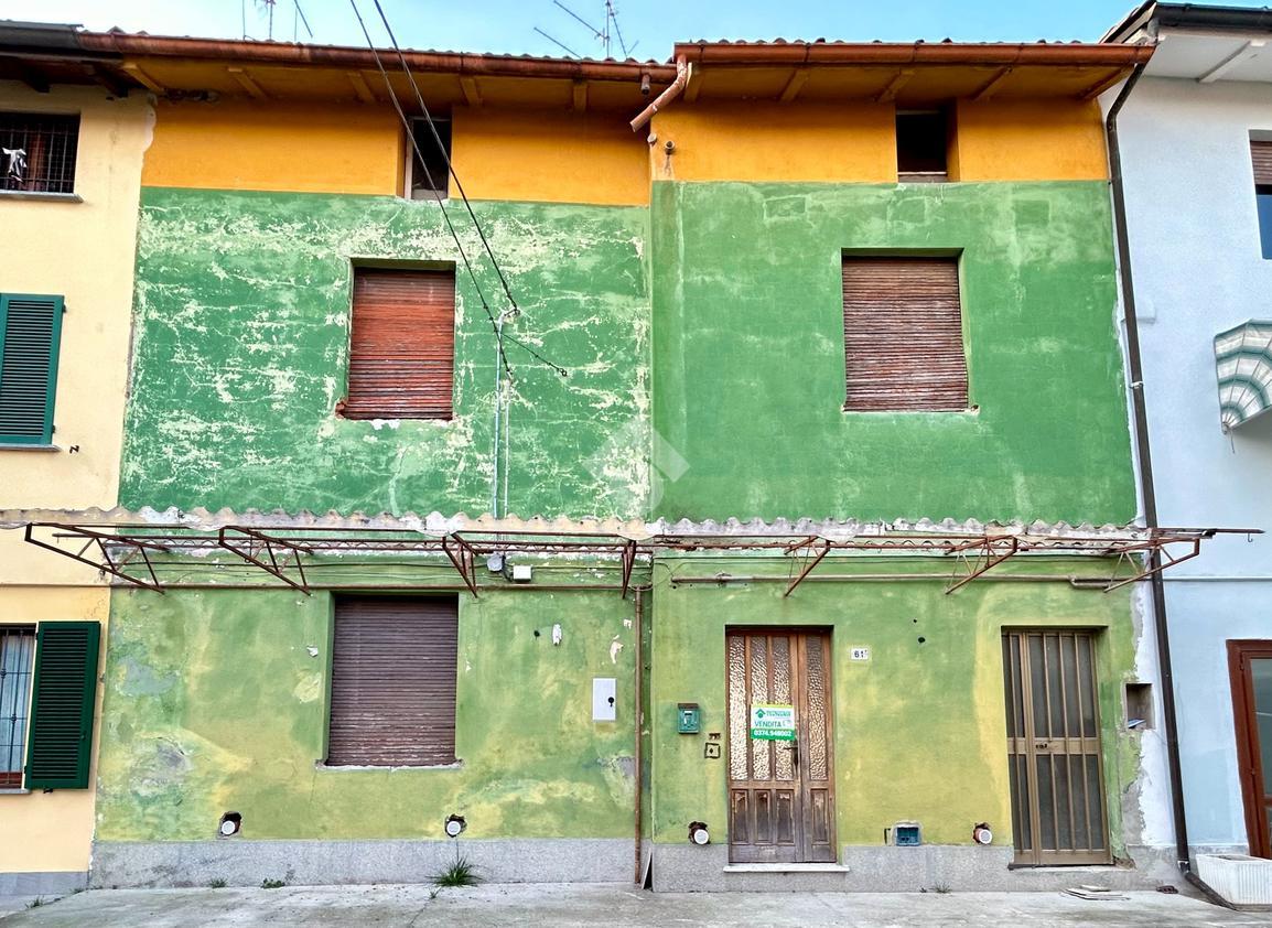 Casa de 4 habitaciónes en Castiglione d'Adda, Italy No. 107047
