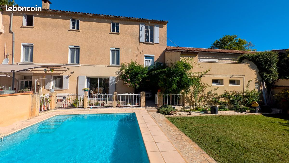 5 bedrooms House in Sorgues, France No. 334812