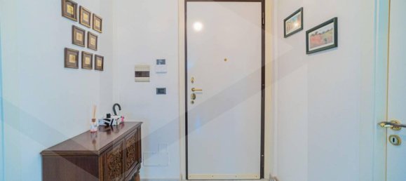 4 rooms Apartment in Bari, Italy No. 136540 4