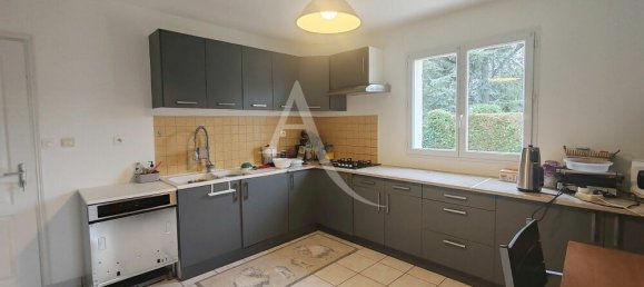 Casa de 4 dormitorios en Saint-Gervais-la-Foret, France No. 54038 5