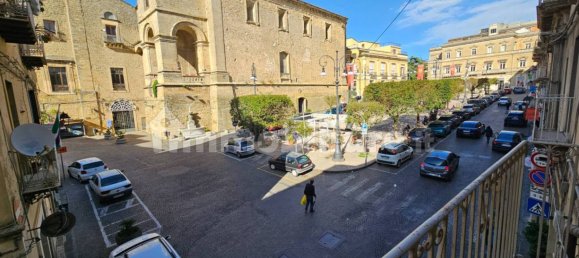 5 rooms Apartment in Enna, Italy No. 350859 2
