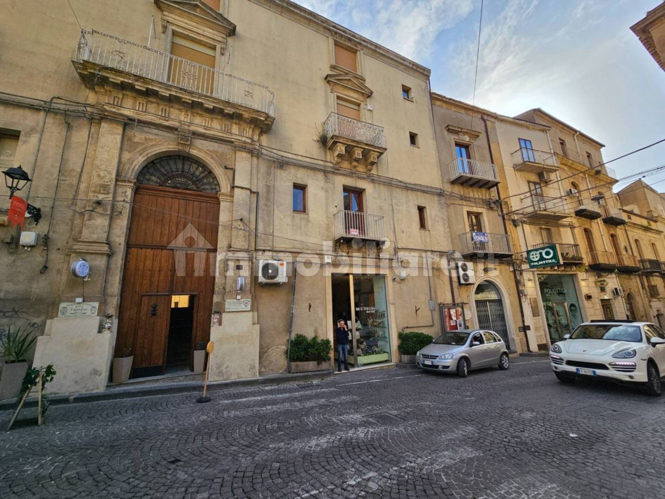 5-Zimmer Wohnung in Enna, Italy, Nr. 350859