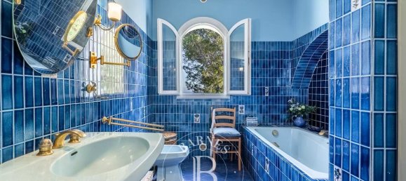 6 bedrooms Villa in Bastia, France No. 84879 4