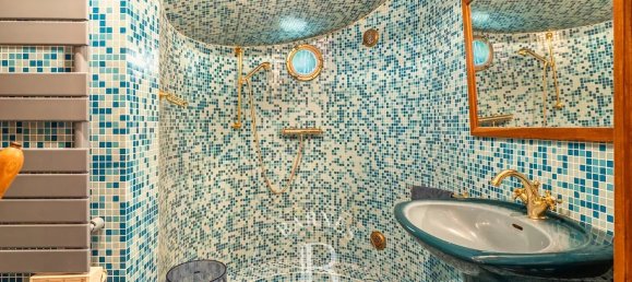 6 bedrooms Villa in Bastia, France No. 84879 5