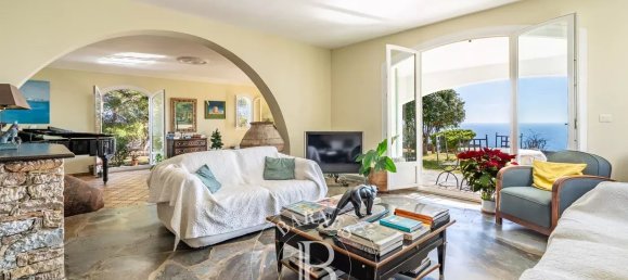 6 bedrooms Villa in Bastia, France No. 84879 12