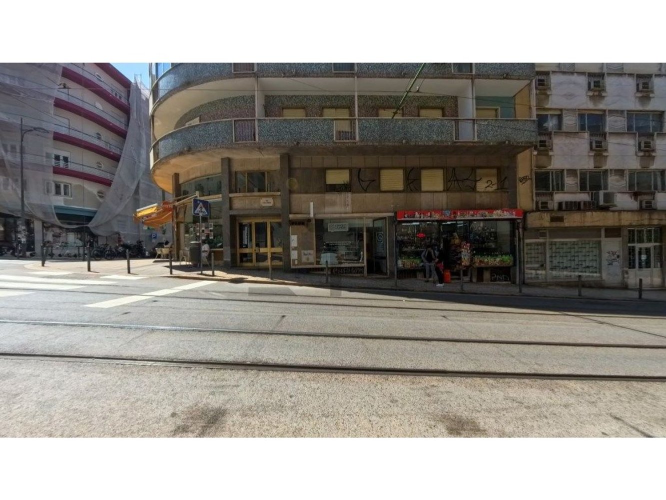 53m² Commercial property in Lisbon, Portugal No. 220829
