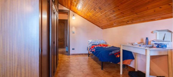 9-Zimmer Villa in Pinerolo, Italy, Nr. 237834 17