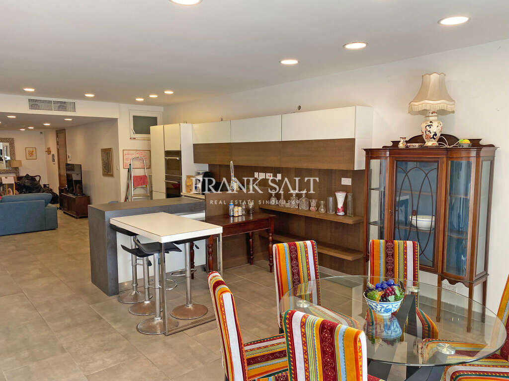 Квартира с 3 спальнями в Гаргур, Мальта № 10920