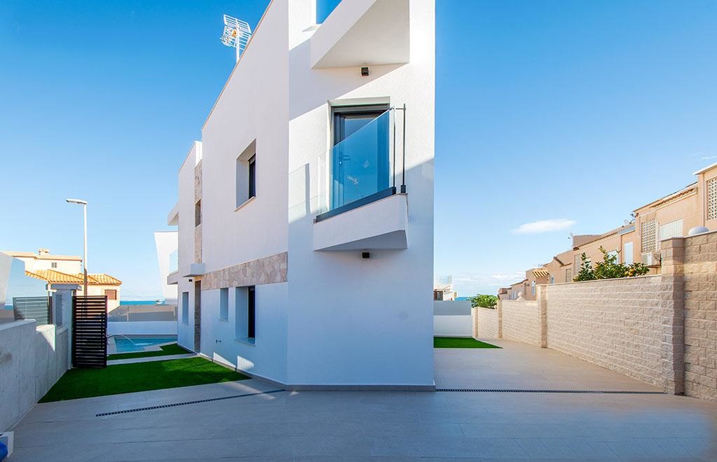3 bedrooms Villa in Torrevieja, Spain No. 12367