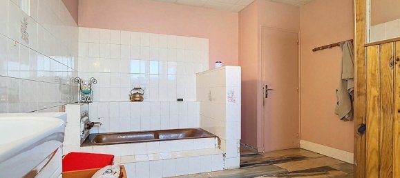 4 bedrooms House in Ratenelle, France No. 193129 10