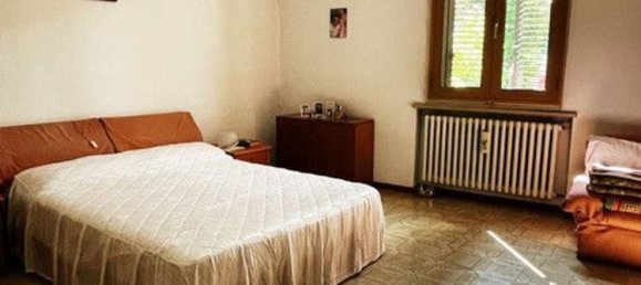 5 rooms Apartment in Ferrara, Italy No. 282225 10