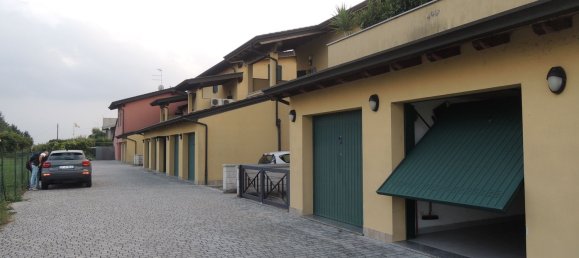 Квартира с 2 спальнями в Порто Мантовано, Италия № 362211 22