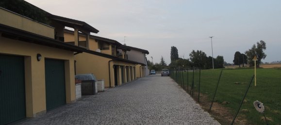 Квартира с 2 спальнями в Порто Мантовано, Италия № 362211 21