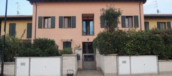 Квартира с 2 спальнями в Порто Мантовано, Италия № 362211 2