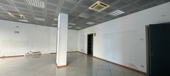 120m² Commercial property in Genoa, Italy No. 128098 8