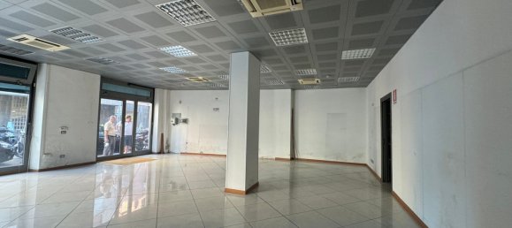 120m² Commercial property in Genoa, Italy No. 128098 4